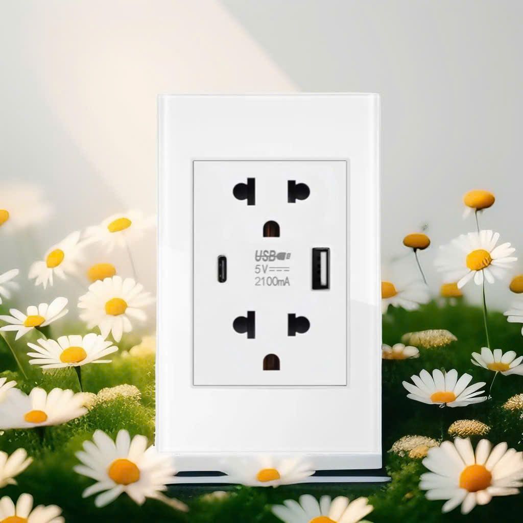 Ổ cắm điện tích hợp sạc nhanh